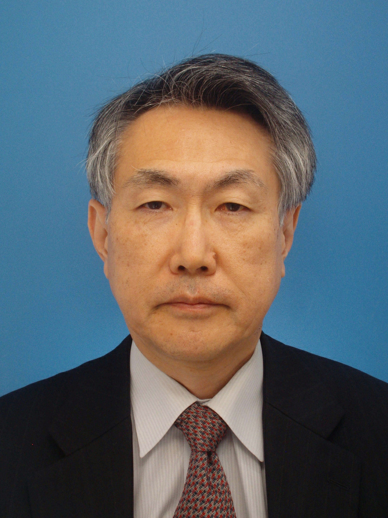 向山　輝人